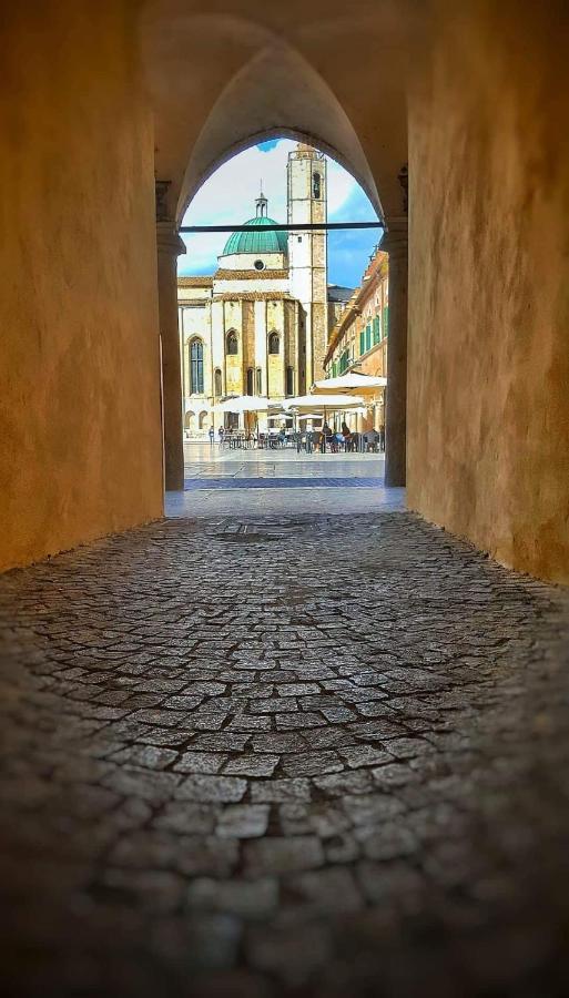 Dietro Piazza Ascoli Piceno Eksteriør billede