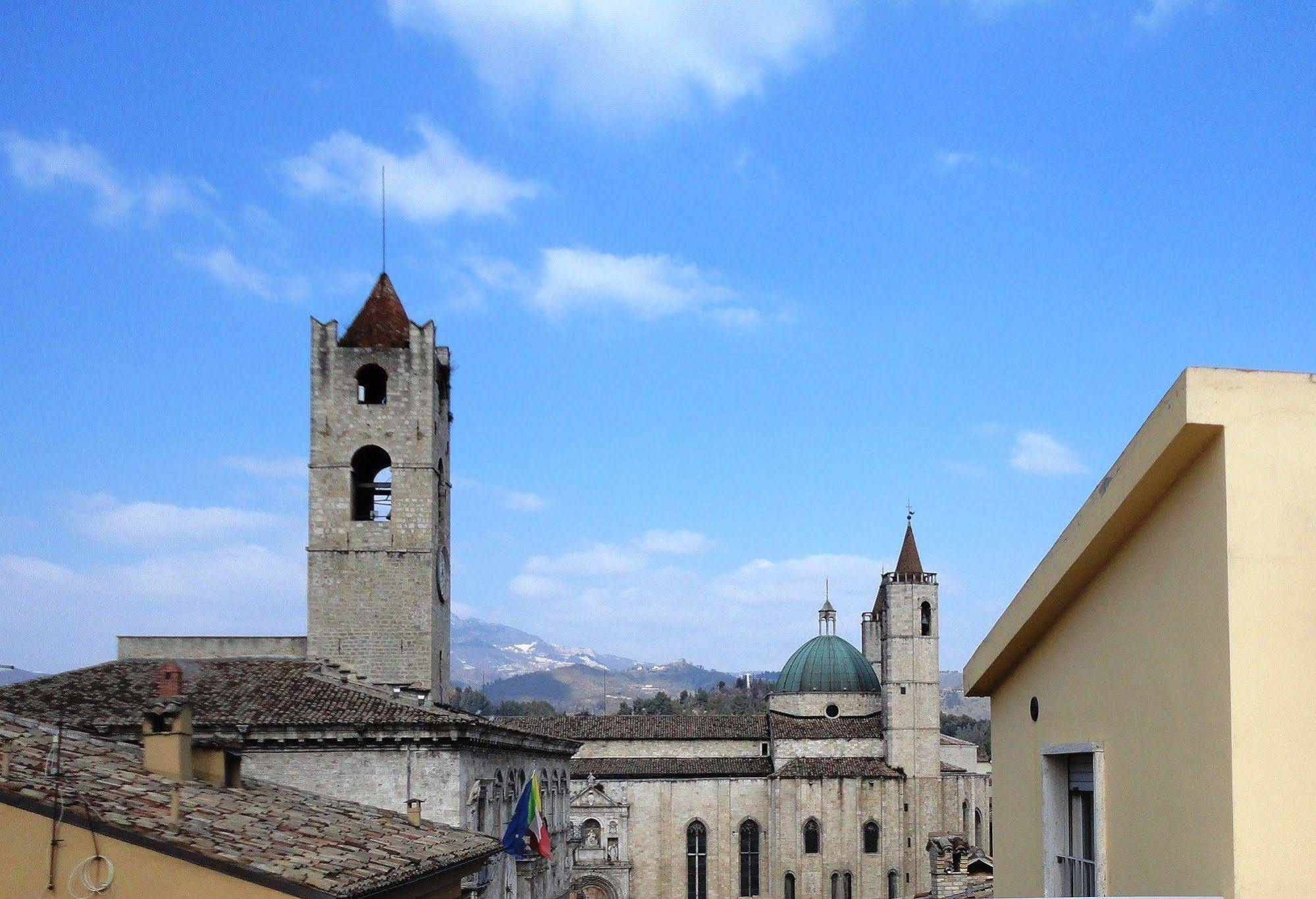 Dietro Piazza Ascoli Piceno Eksteriør billede